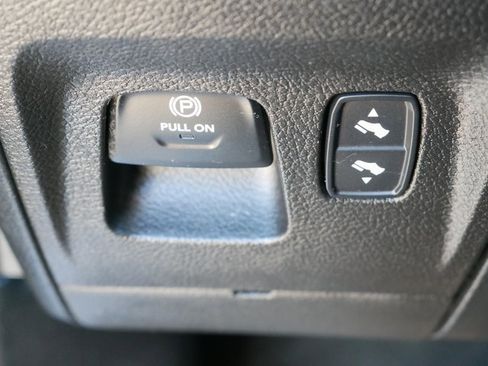 Used 2021 RAM 1500 Laramie image 27