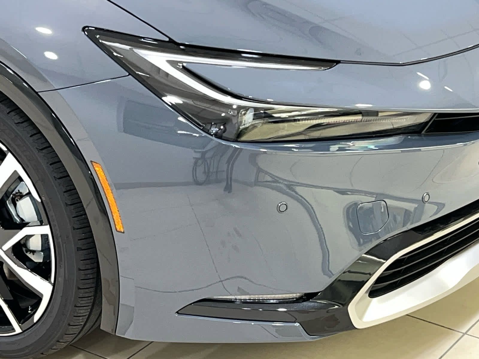 New 2026 Toyota Prius Plug-In Hybrid FWD image 2