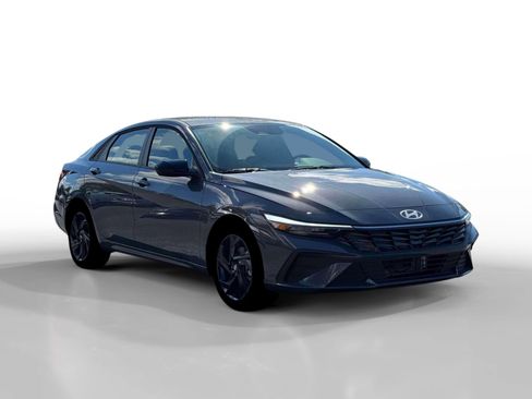 New 2026 Hyundai Elantra Sport image 11