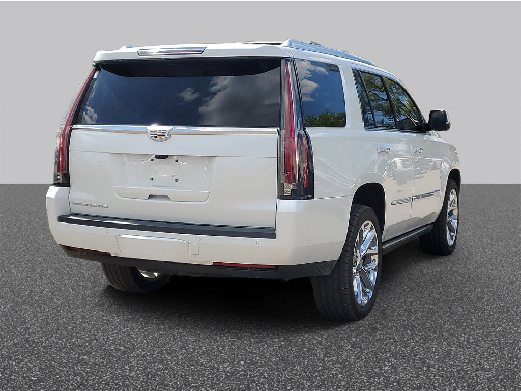 Used 2018 Cadillac Escalade Premium Luxury AWD/4WD image 3