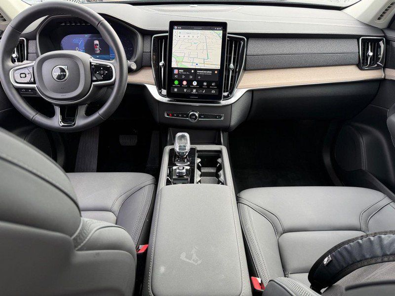 New 2026 Volvo XC90 T8 Plus w/ Protection Package Premier AWD/4WD image 7