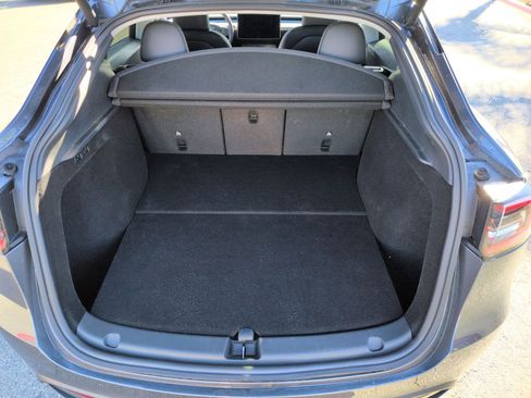 Used 2023 Tesla Model Y Long Range image 30