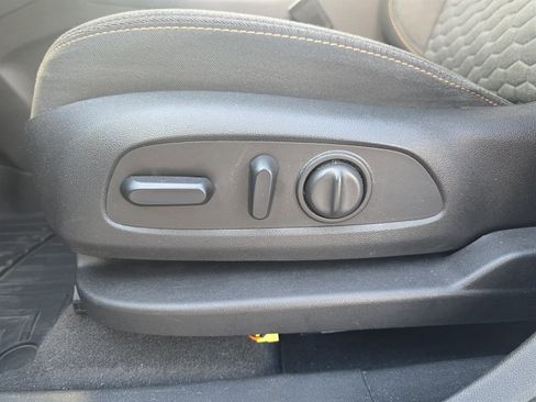 Used 2018 Chevrolet Equinox LT image 17