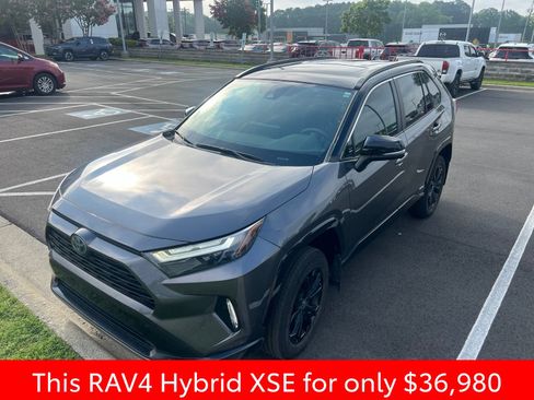 Used 2024 Toyota RAV4 XSE AWD/4WD image 15