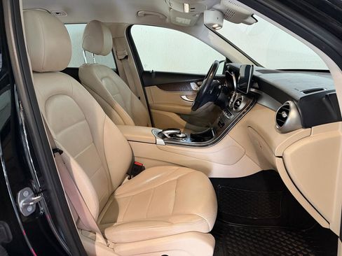 Used 2019 Mercedes-Benz GLC 300 4MATIC image 11
