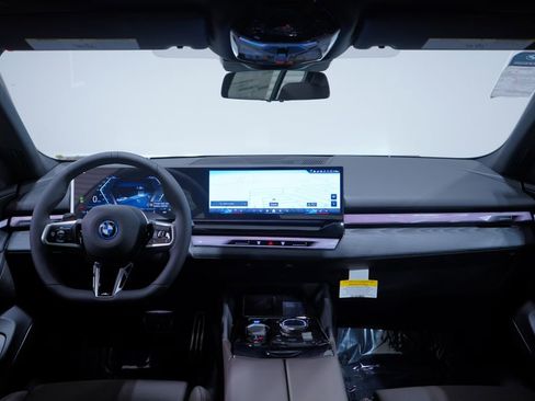 New 2026 BMW i5 eDrive40 w/ M Sport Package RWD image 10