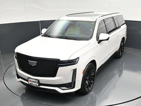 Used 2023 Cadillac Escalade ESV Sport Platinum w/ LPO, ONYX Package AWD/4WD image 60