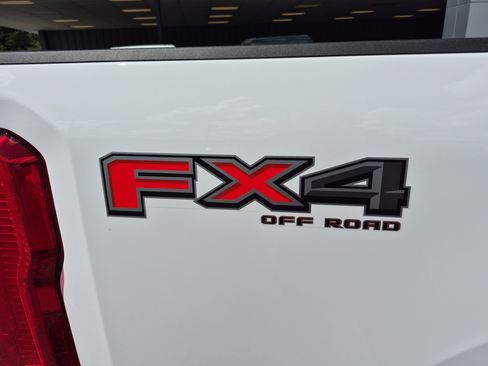 New 2026 Ford F250 XL w/ FX4 Off-Road Package image 8