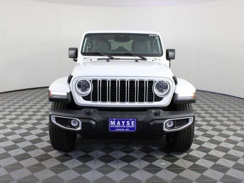 Used 2025 Jeep Wrangler Unlimited Sahara AWD/4WD image 25