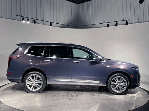 Used 2025 Cadillac XT6 Premium Luxury image 10