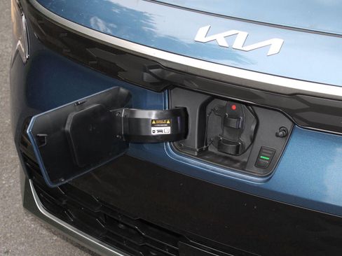 New 2026 Kia Niro Wind FWD image 4