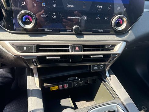 Used 2024 Lexus RX 350 Premium w/ Convenience Package FWD image 25