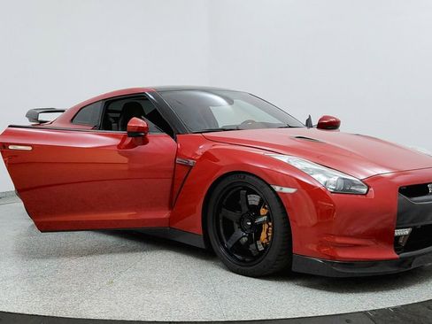 Used 2009 Nissan GT-R Premium image 12