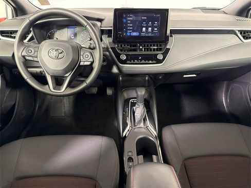 Used 2025 Toyota Corolla SE image 22