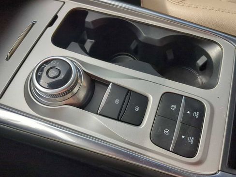 Used 2020 Ford Explorer XLT w/ Equipment Group 202A RWD image 21