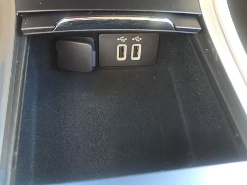 Used 2019 Lincoln MKC Premiere image 21