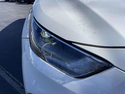 Used 2022 Toyota Highlander LE image 16