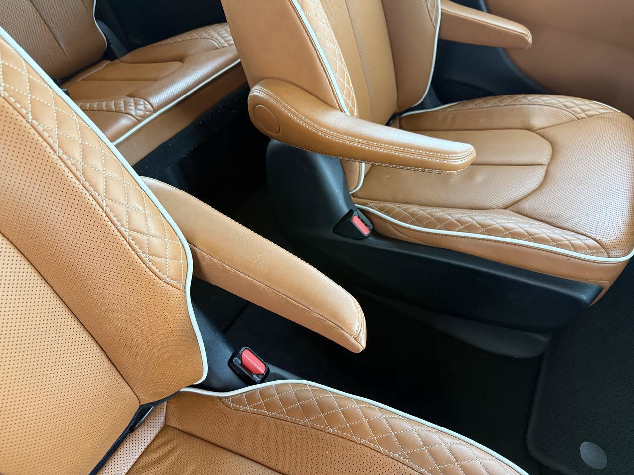 Used 2024 Chrysler Pacifica Pinnacle FWD image 38