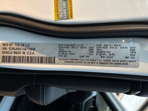 New 2025 Jeep Grand Cherokee L Altitude image 30