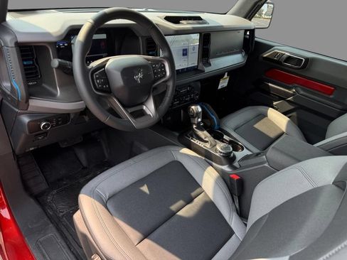 New 2024 Ford Bronco Black Diamond AWD/4WD image 7