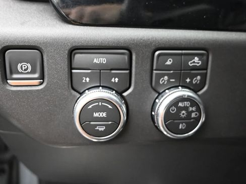 Used 2026 GMC Sierra 1500 SLT AWD/4WD image 28