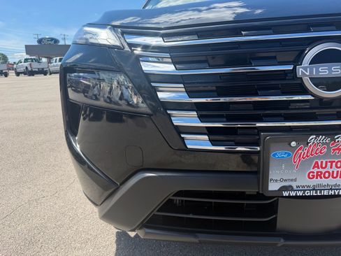 Used 2024 Nissan Rogue S AWD/4WD image 5