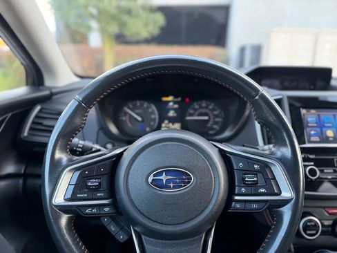 Used 2020 Subaru Crosstrek 2.0i Premium w/ Moonroof Package 2 AWD/4WD image 13