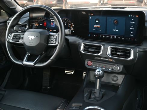 Used 2025 Ford Mustang GT Premium image 12