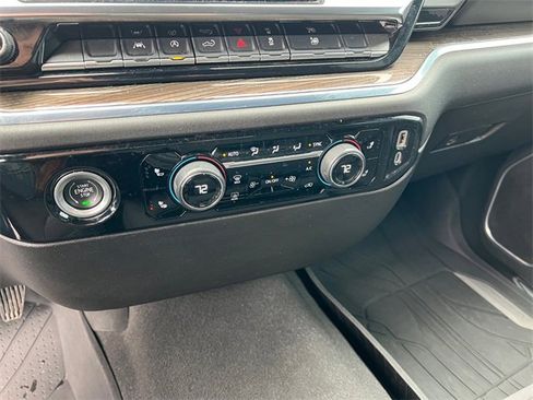 Used 2024 Chevrolet Silverado 1500 LT image 15