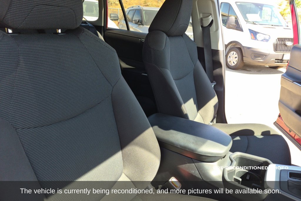 Used 2025 Toyota RAV4 LE AWD/4WD image 15