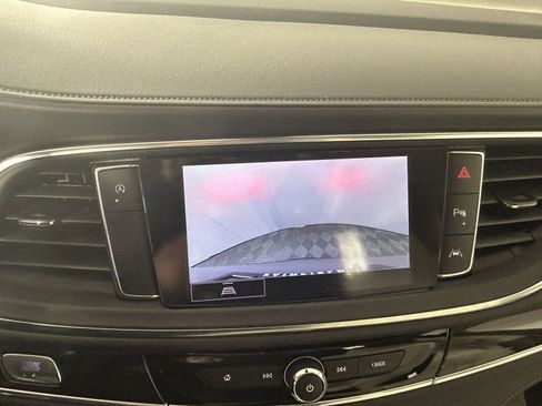Used 2024 Buick Enclave Essence image 29