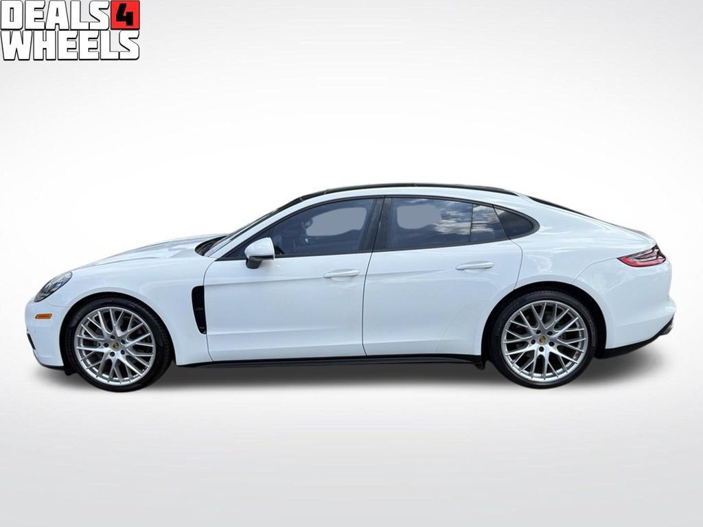 Used 2018 Porsche Panamera RWD image 2