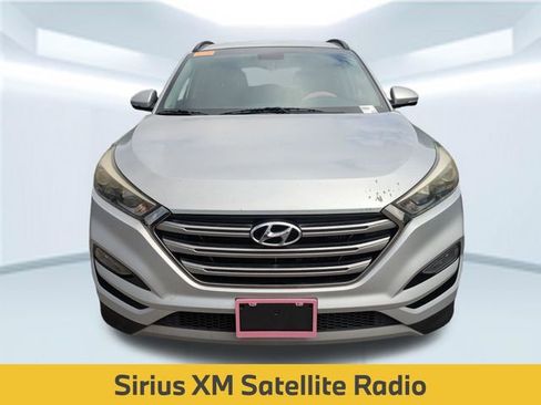 Used 2017 Hyundai Tucson Limited image 2