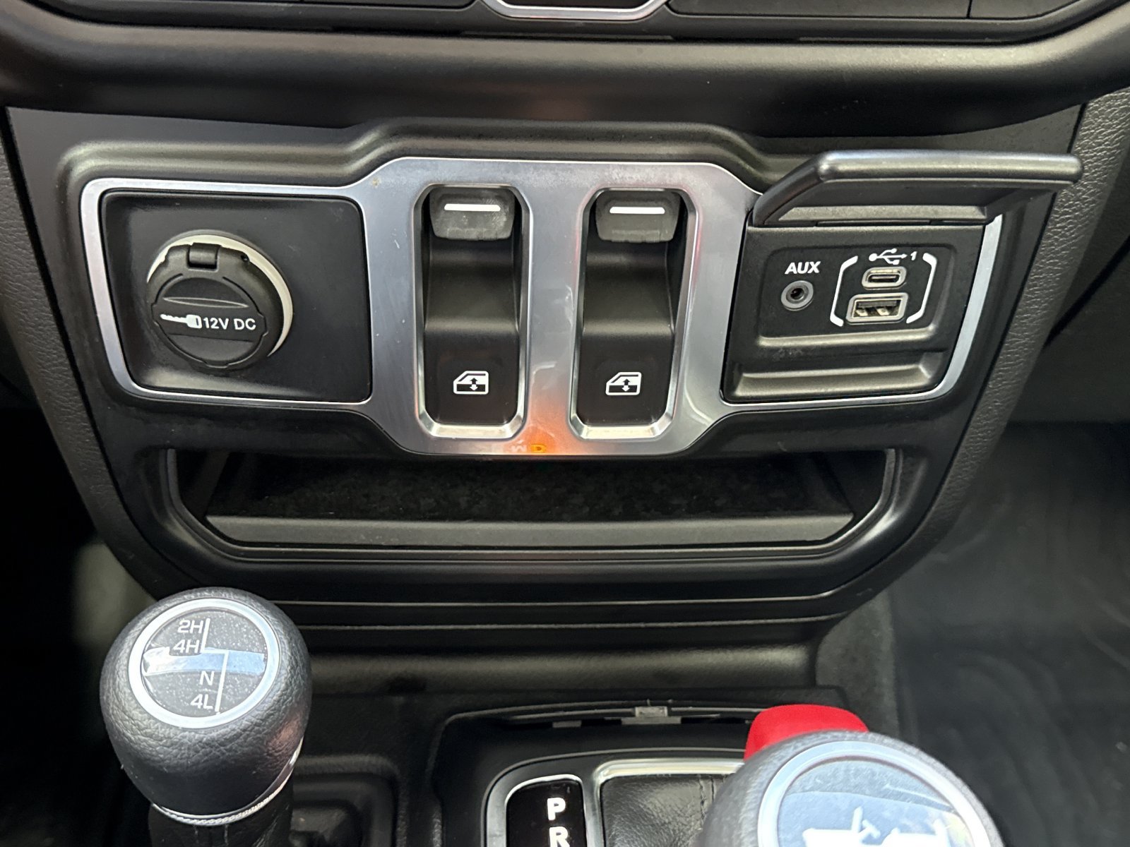 Used 2022 Jeep Wrangler Sport AWD/4WD image 23