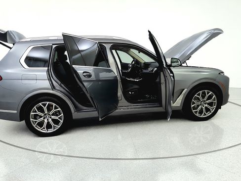 Used 2025 BMW X7 xDrive40i AWD/4WD image 15