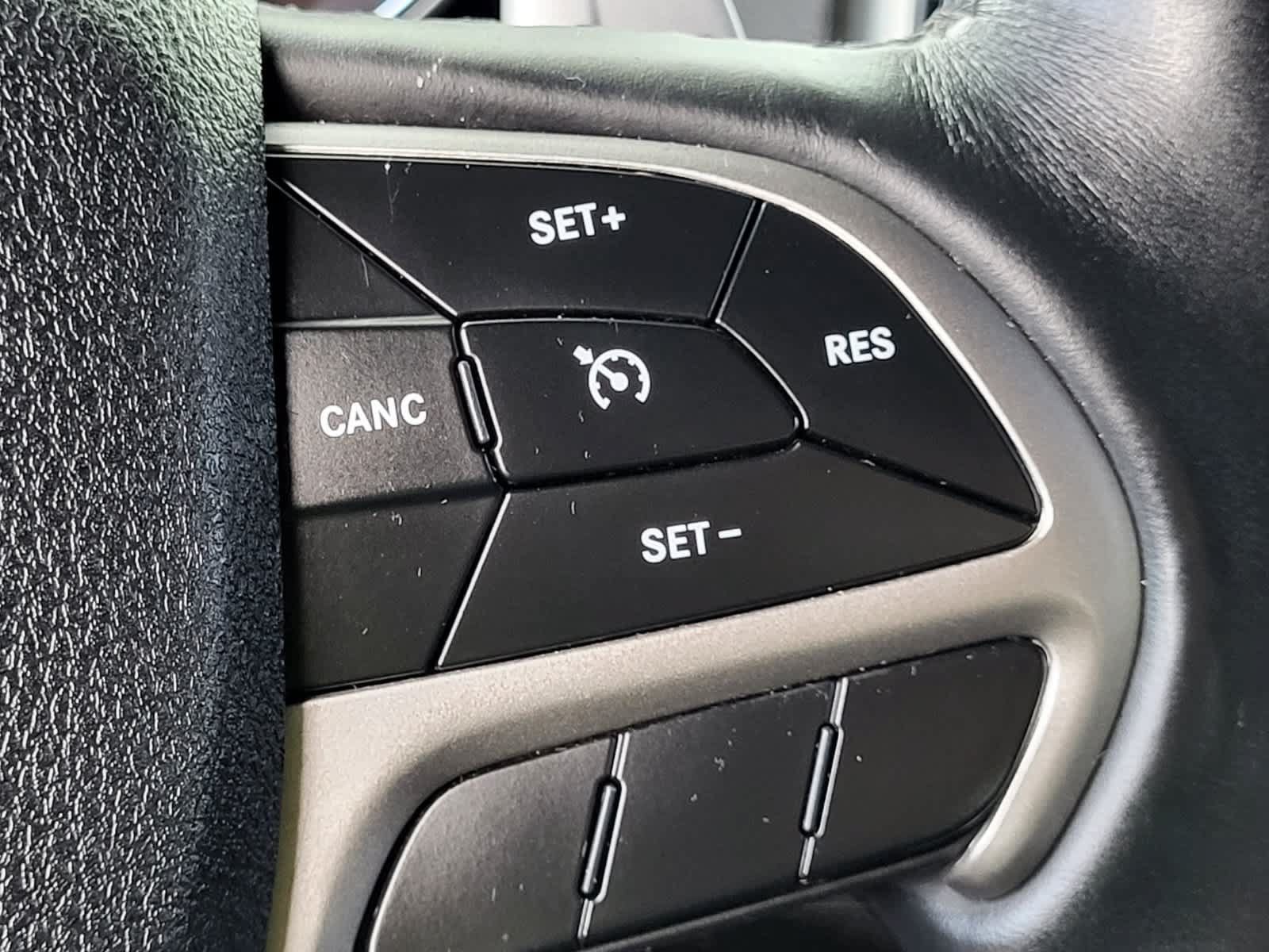 Used 2017 Jeep Grand Cherokee Altitude AWD/4WD image 17