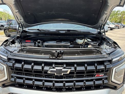 Used 2025 Chevrolet Suburban Z71 AWD/4WD image 31