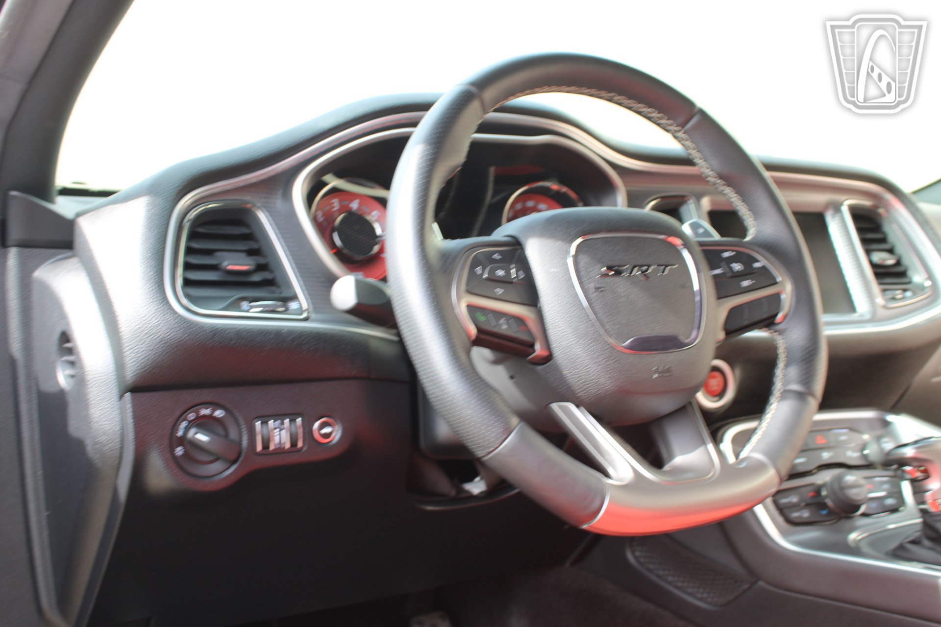 Used 2015 Dodge Challenger SRT Hellcat RWD image 10