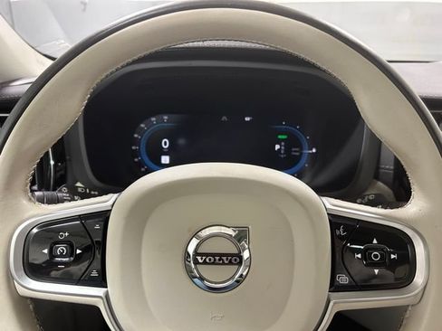 Used 2022 Volvo XC60 T8 Inscription w/ Advanced Package AWD/4WD image 12