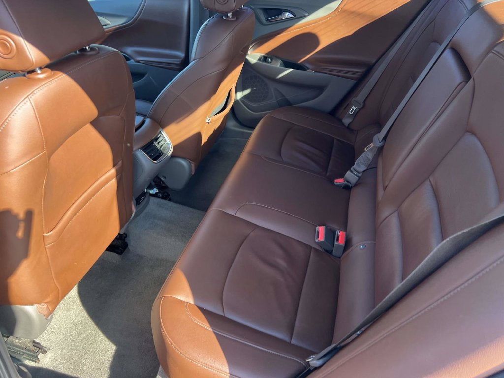 Used 2017 Chevrolet Malibu LT w/ Leather Package FWD image 14