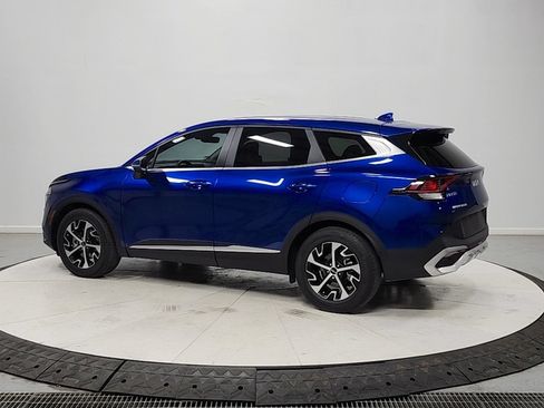 Used 2024 Kia Sportage EX FWD image 5