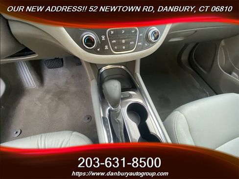 Used 2023 Chevrolet Malibu LT FWD image 17