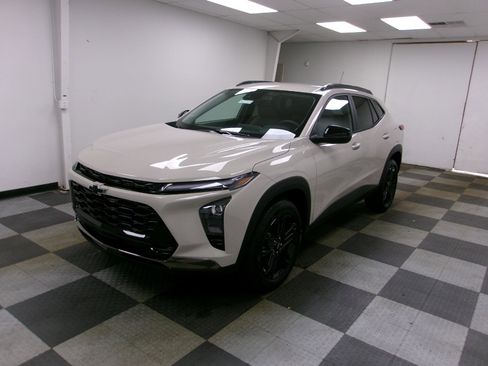 Used 2026 Chevrolet Trax ACTIV w/ Driver Confidence Package FWD image 1