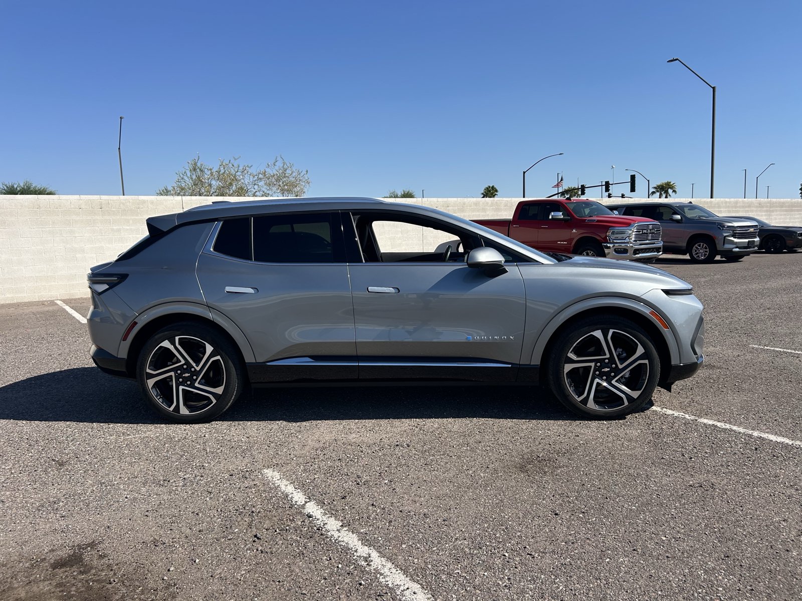 Certified 2024 Chevrolet Equinox EV LT FWD image 6