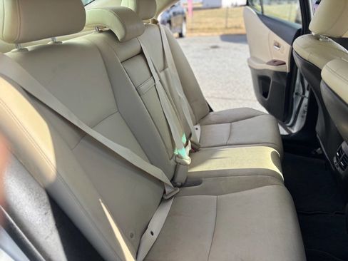 Used 2012 Lexus HS 250h image 28