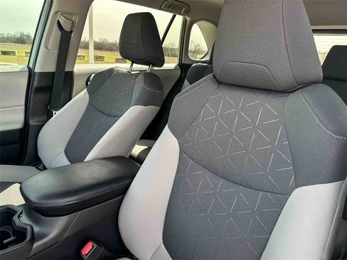 Used 2023 Toyota RAV4 XLE image 14