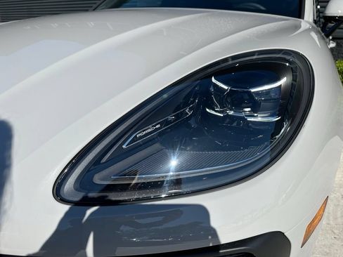 Used 2026 Porsche Macan Turbo AWD/4WD image 13