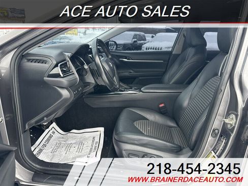 Used 2019 Toyota Camry L image 7