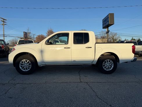 Used 2017 Nissan Frontier SV w/ SV Value Truck Package image 4