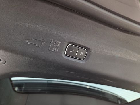 Used 2025 Ford Expedition Active AWD/4WD image 32